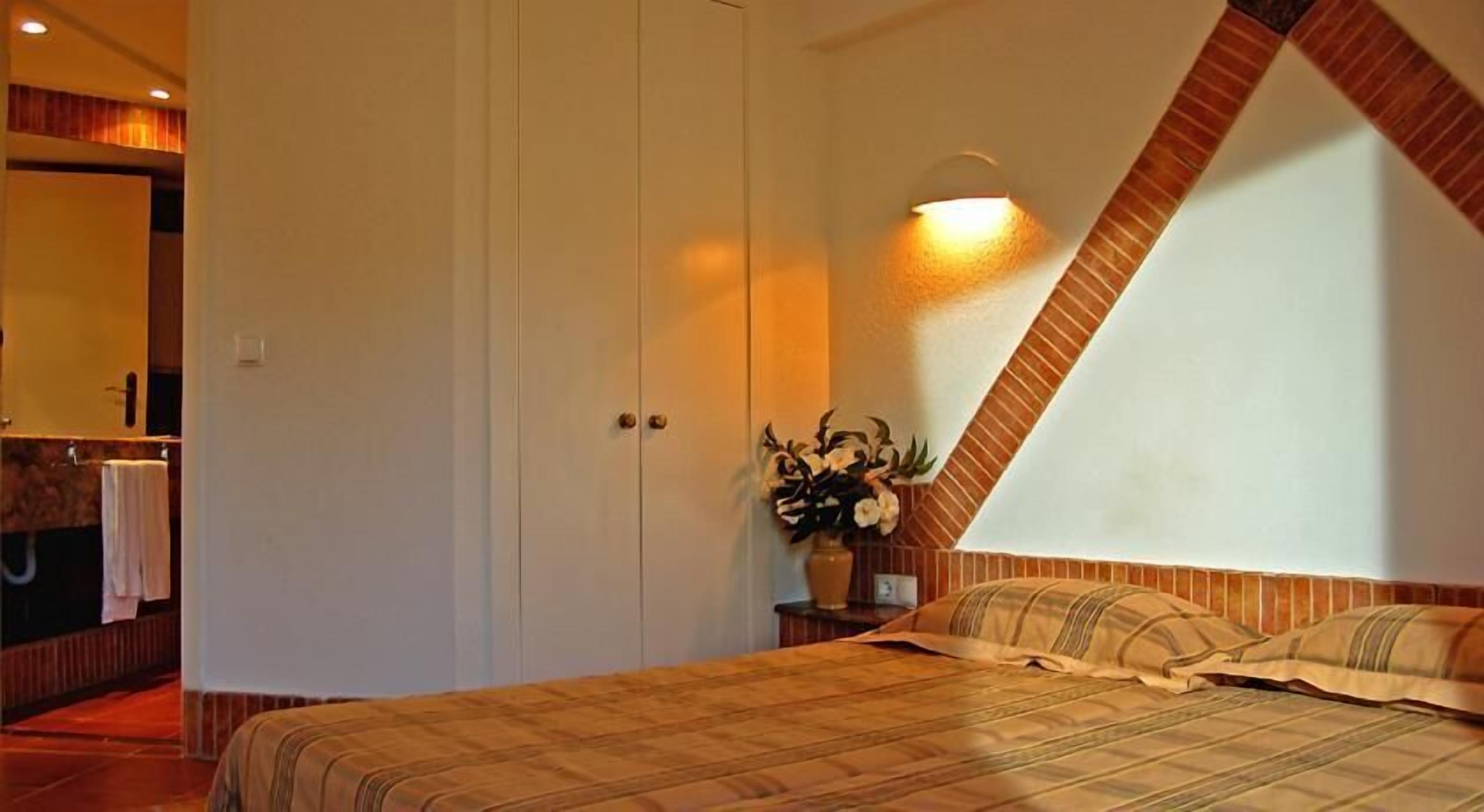 Blackout curtains, iron/ironing board, bed sheets