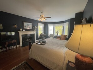 Captain's Quarters (Room #22) | Premium bedding, individually decorated, individually furnished