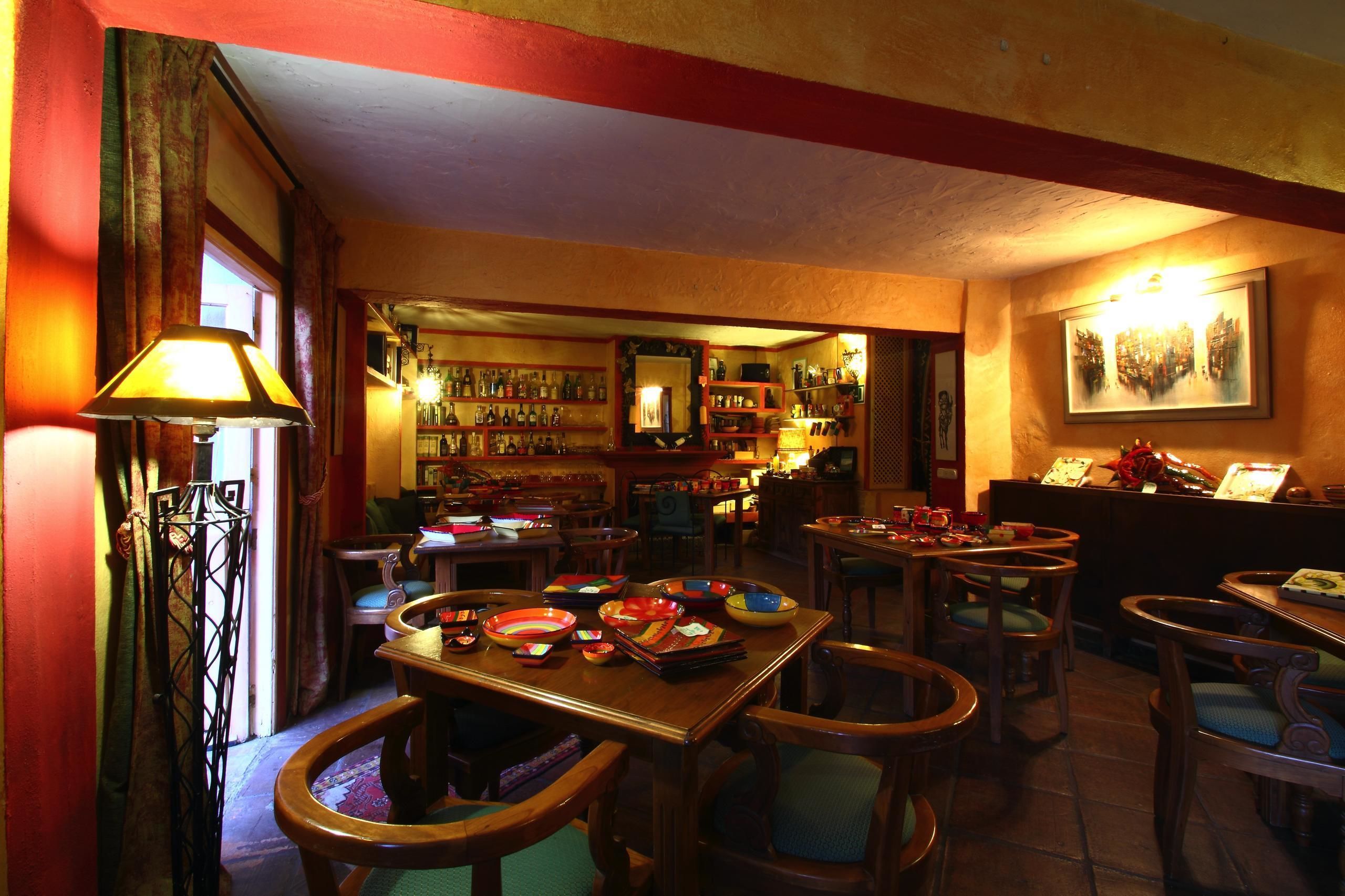 breakfast and dinner served, mediterranean cuisine