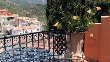 Breakfast and dinner served, Mediterranean cuisine