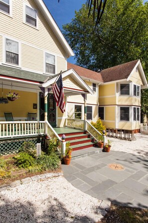 Aerial view - The Inn at the Oaks (Eastham)