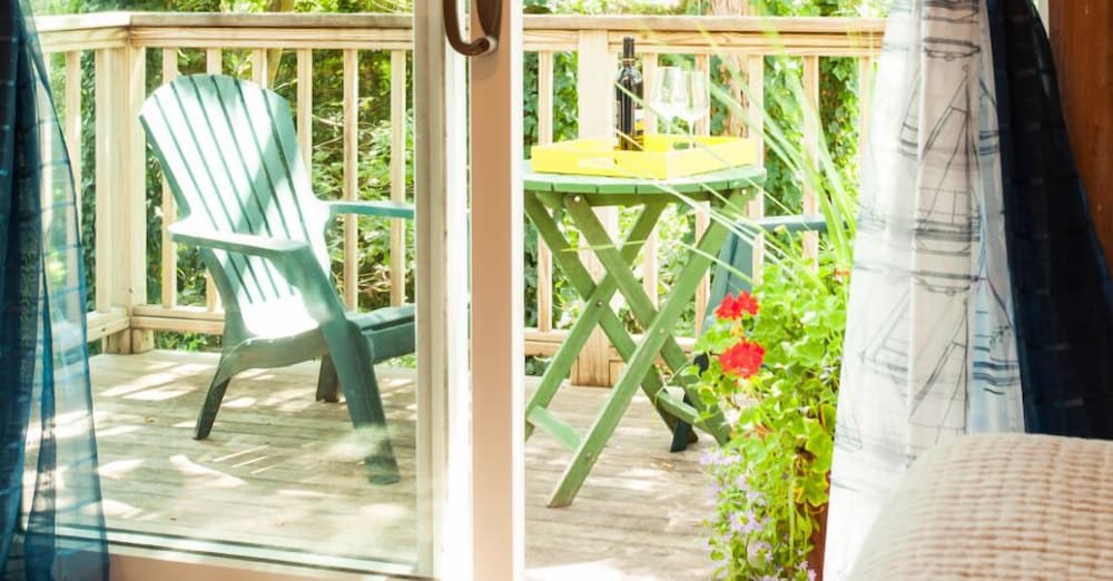 Inn at the Oaks by null