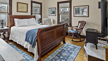 Individually decorated, free WiFi, bed sheets