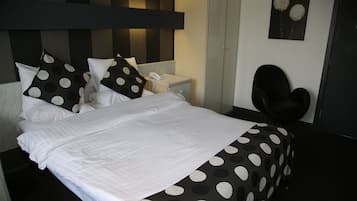 Classic Triple Room | Hypo-allergenic bedding, in-room safe, desk, WiFi