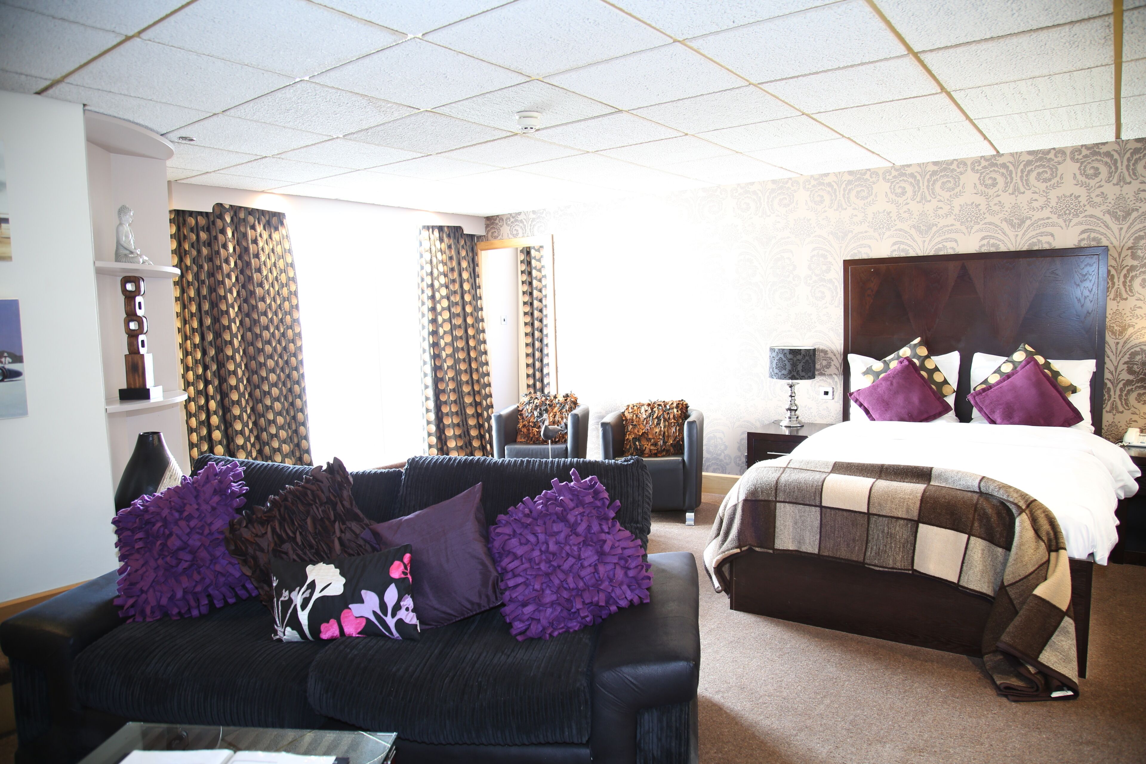 Enkeltrom – classic | Allergitestet sengetøy, safe på rommet, skrivebord og wi-fi