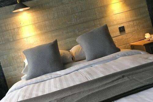 Classic Double Room, 1 Double Bed | Hypo-allergenic bedding, in-room safe, desk, WiFi
