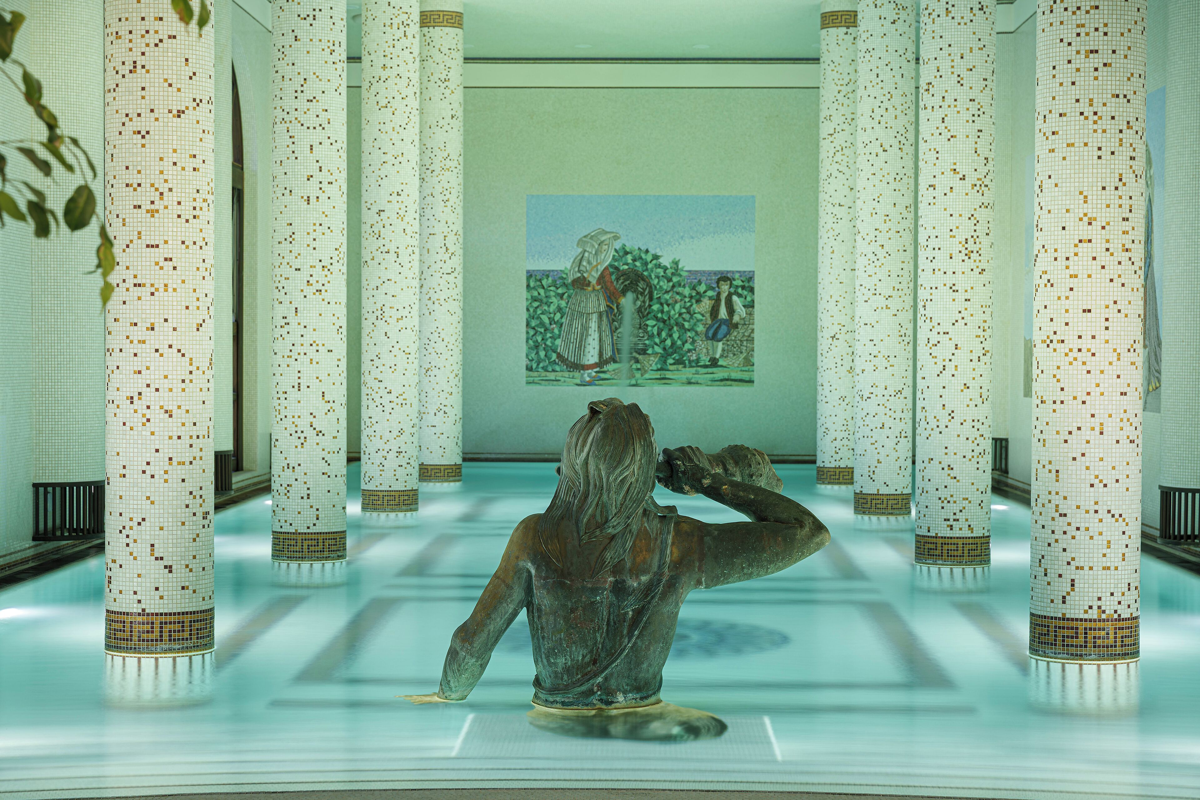 Couples treatment rooms, hot springs, body treatments, mud baths