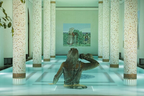 Salas de tratamiento para parejas y aguas termales 