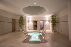 Couples treatment rooms, hot springs, body treatments, mud baths