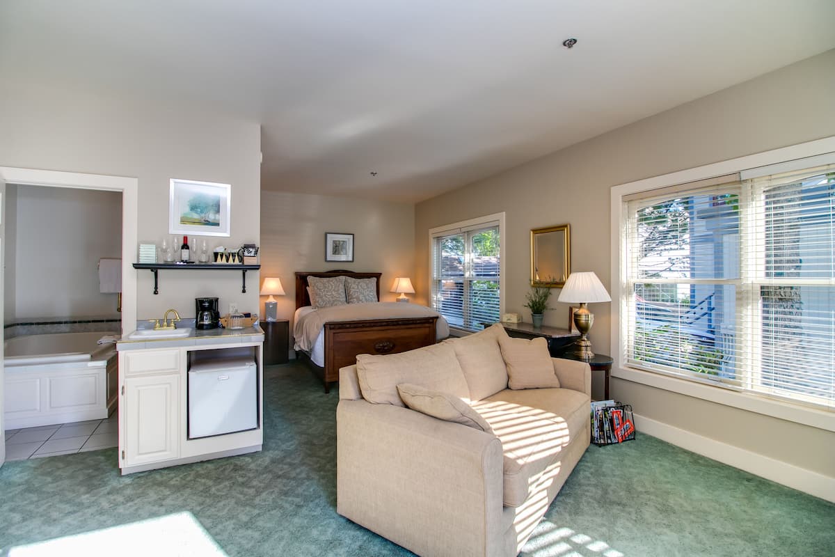 Suite, 1 Queen Bed with Sofa bed (Courtyard) | Egyptian cotton sheets, premium bedding, down duvets, pillow-top beds