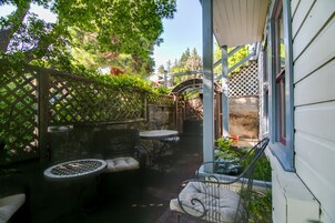 Doppelzimmer, 1 Queen-Bett (Patio) | Terrasse/Patio