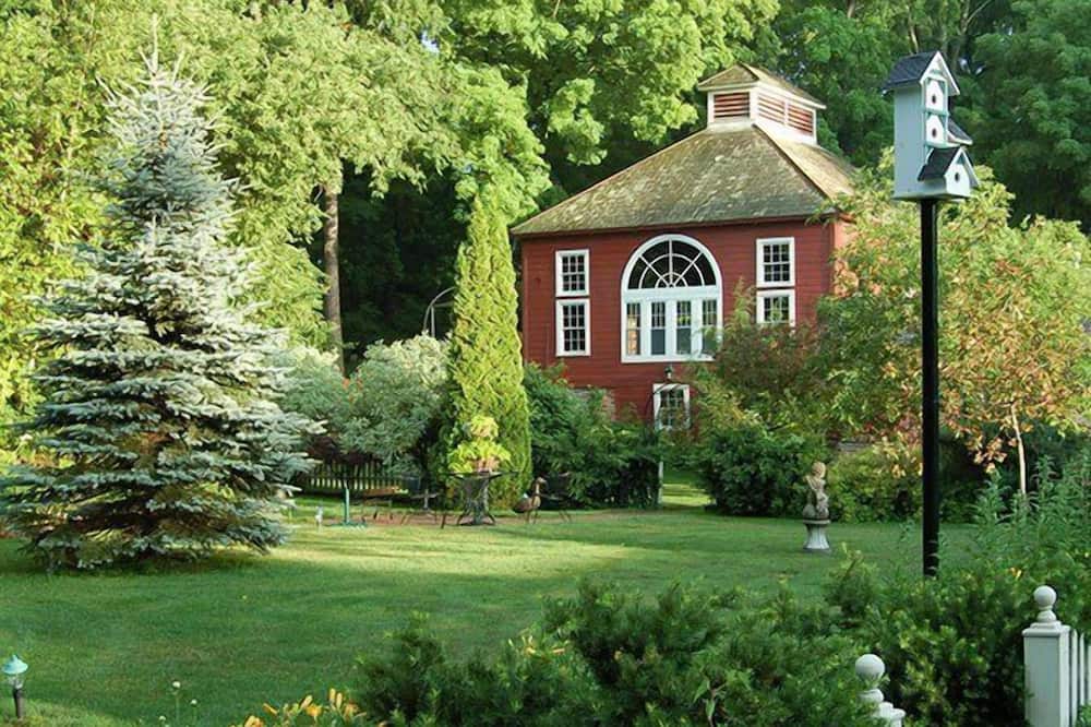 Arlington Inn