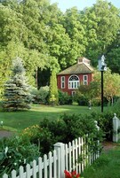 Martin Chester's Room | Premium bedding, individually decorated, individually furnished