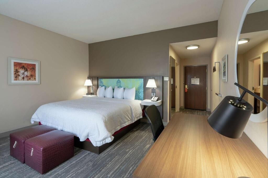 Premium bedding, in-room safe, desk, blackout drapes