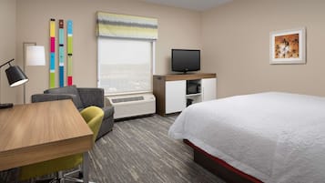 Premium bedding, in-room safe, desk, blackout drapes