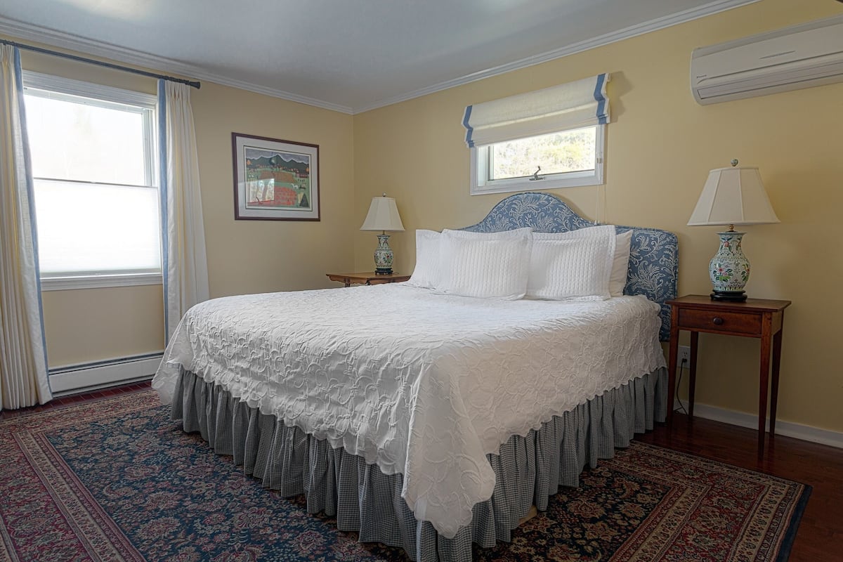 Comfort Room (Lavender)