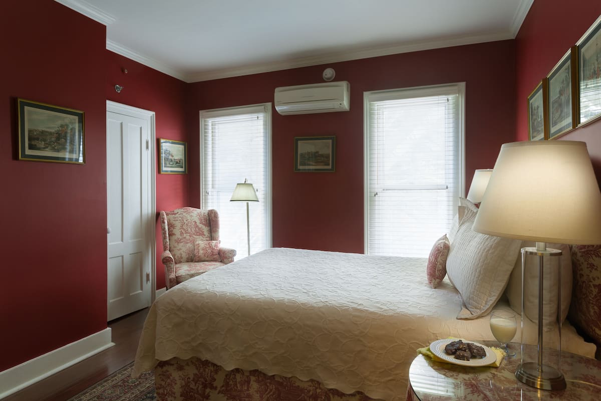 Classic Room (Forget Me Not)