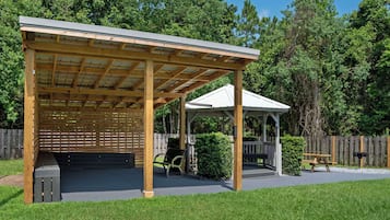 BBQ/picnic area