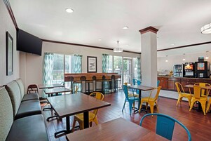 Desayuno de autoservicio incluido todos los días 