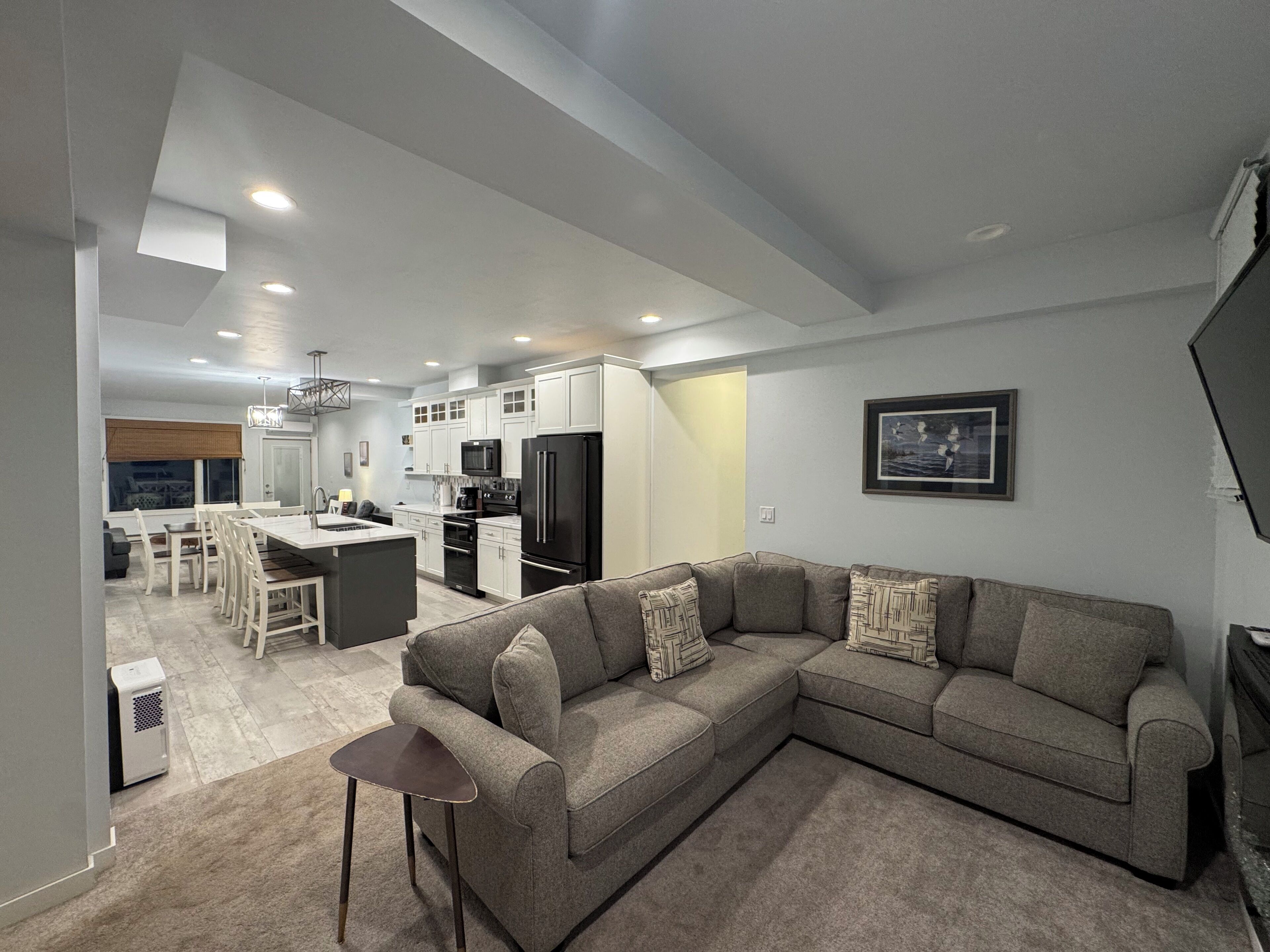 Deluxe Studio Suite | Blackout drapes, iron/ironing board, free WiFi, bed sheets