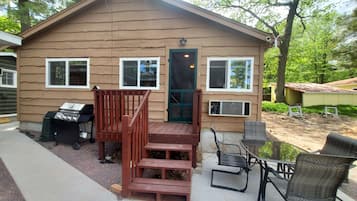 Cabin, 2 Bedrooms, Kitchen | 1 bedroom, blackout drapes, iron/ironing board, free WiFi