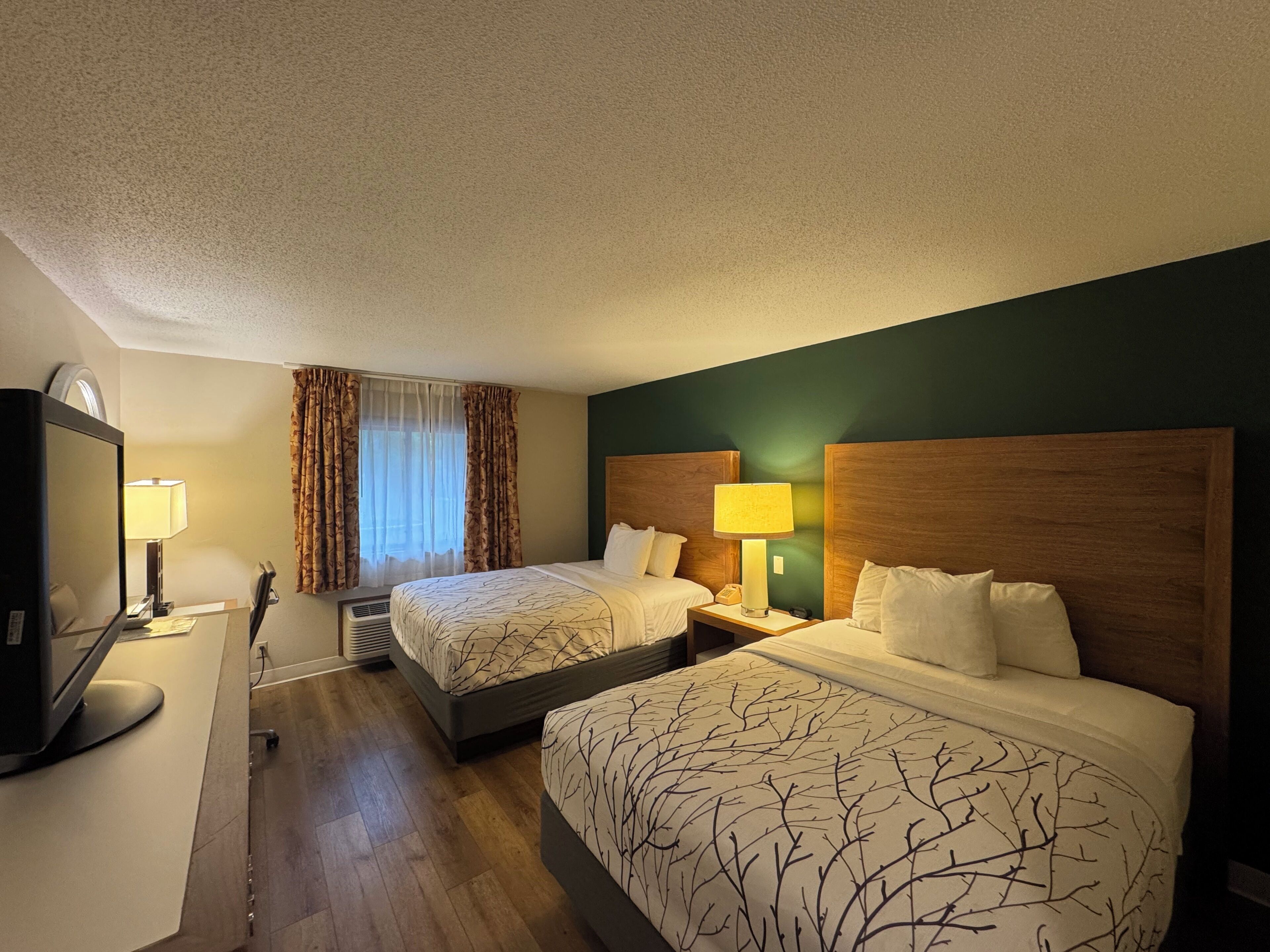 Basic Room | Blackout drapes, iron/ironing board, free WiFi, bed sheets