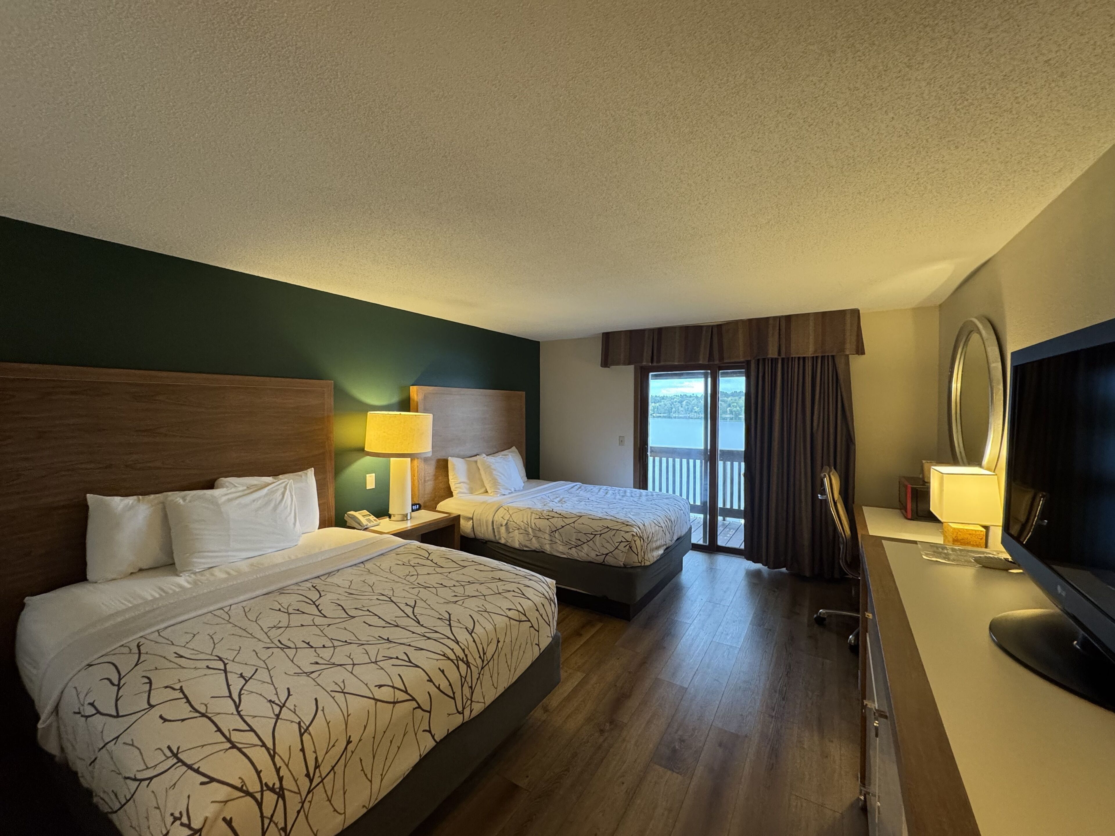 Deluxe Room | Blackout drapes, iron/ironing board, free WiFi, bed sheets