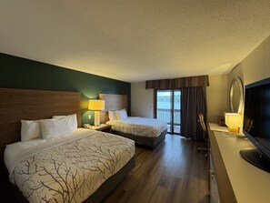 Deluxe Room | Blackout drapes, iron/ironing board, free WiFi, bed sheets - St Croix Inn Solon Springs  (Solon Springs)