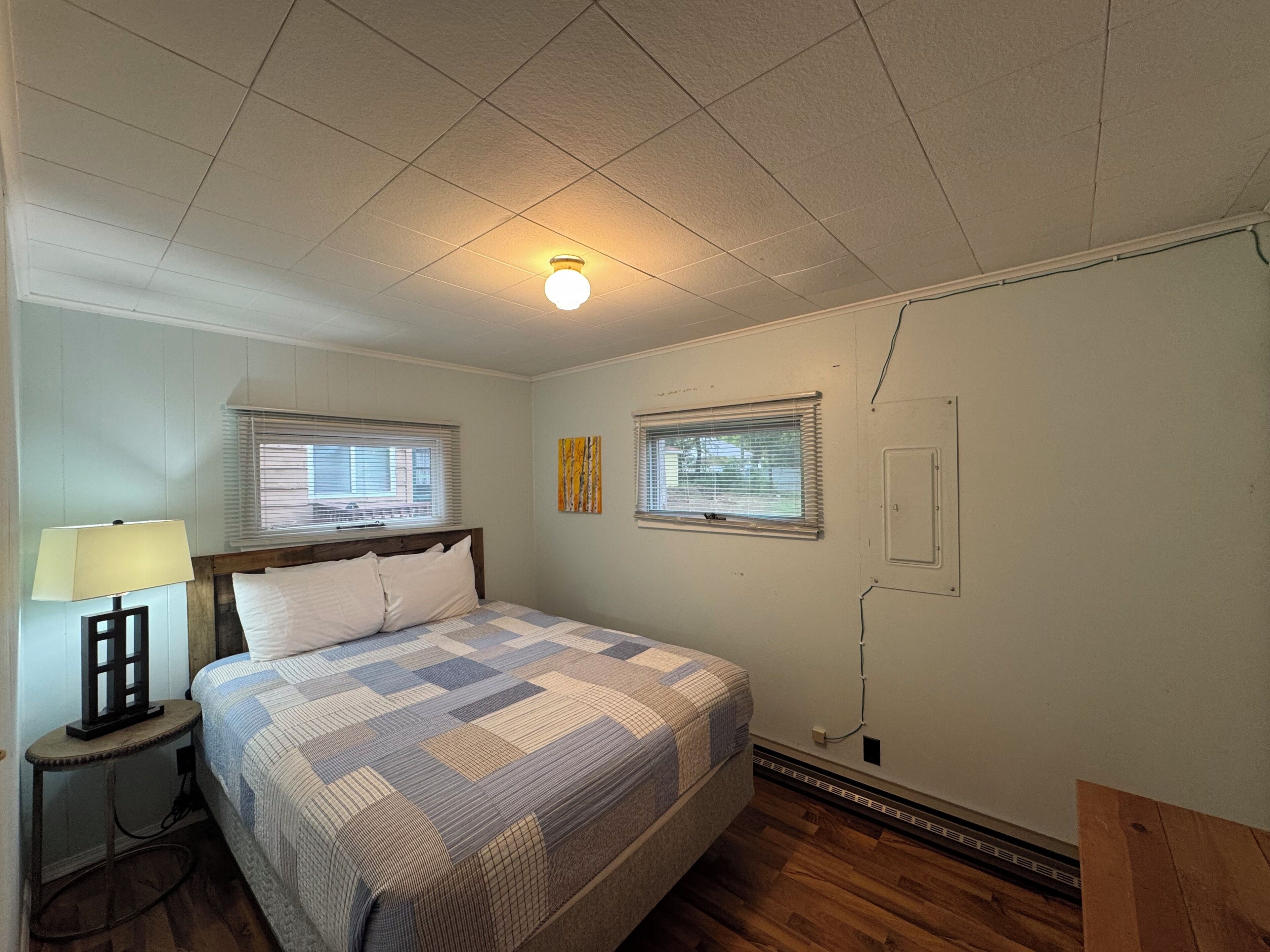 Deluxe Cabin | Blackout drapes, iron/ironing board, free WiFi, bed sheets