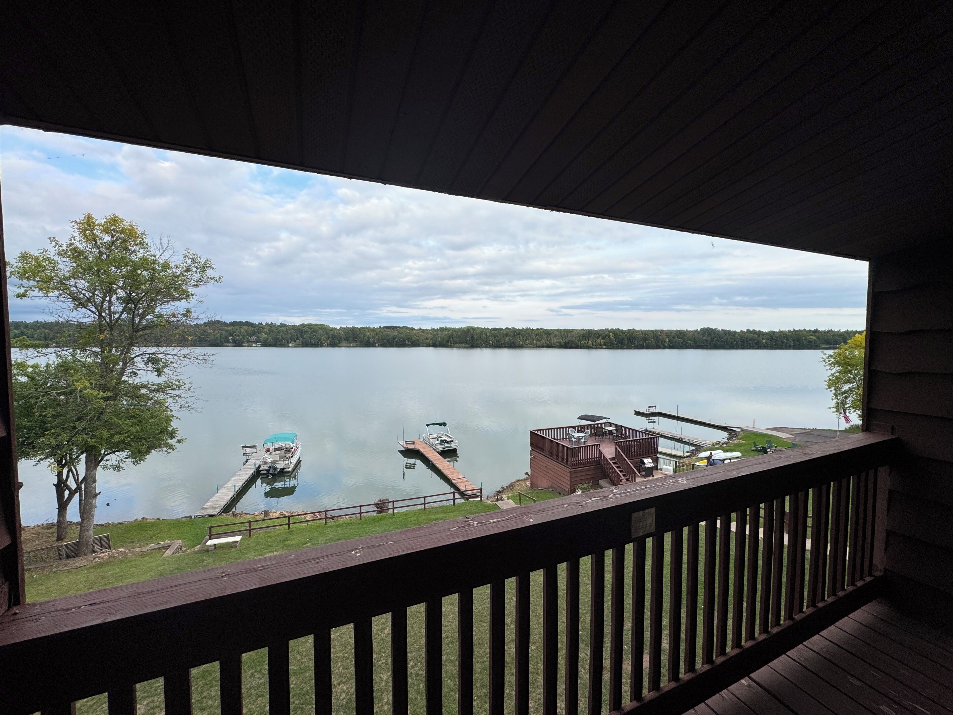 Blendingsgardiner, strykejern/-brett, wi-fi (inkludert) og sengetøy