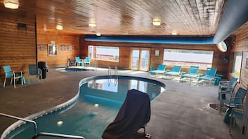 Piscine intérieure
