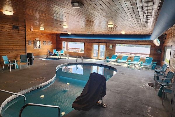 Piscine intérieure