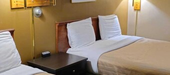 Colonial Inn Dyersville