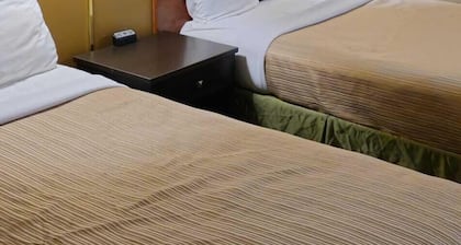 Colonial Inn Dyersville