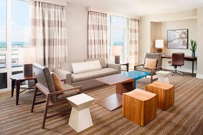 Premium bedding, pillowtop beds, in-room safe, desk - The Westin Chicago North Shore (Wheeling)