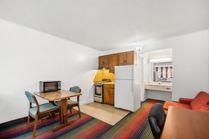 Blackout curtains, iron/ironing board, cots/infant beds, rollaway beds - Americas Best Value Inn Roxboro (Roxboro)
