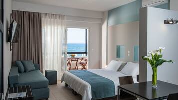 In-room safe, laptop workspace, soundproofing, free WiFi