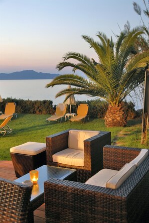 Breakfast, lunch, dinner served; Mediterranean cuisine, ocean views - Corinna Mare (Chania)