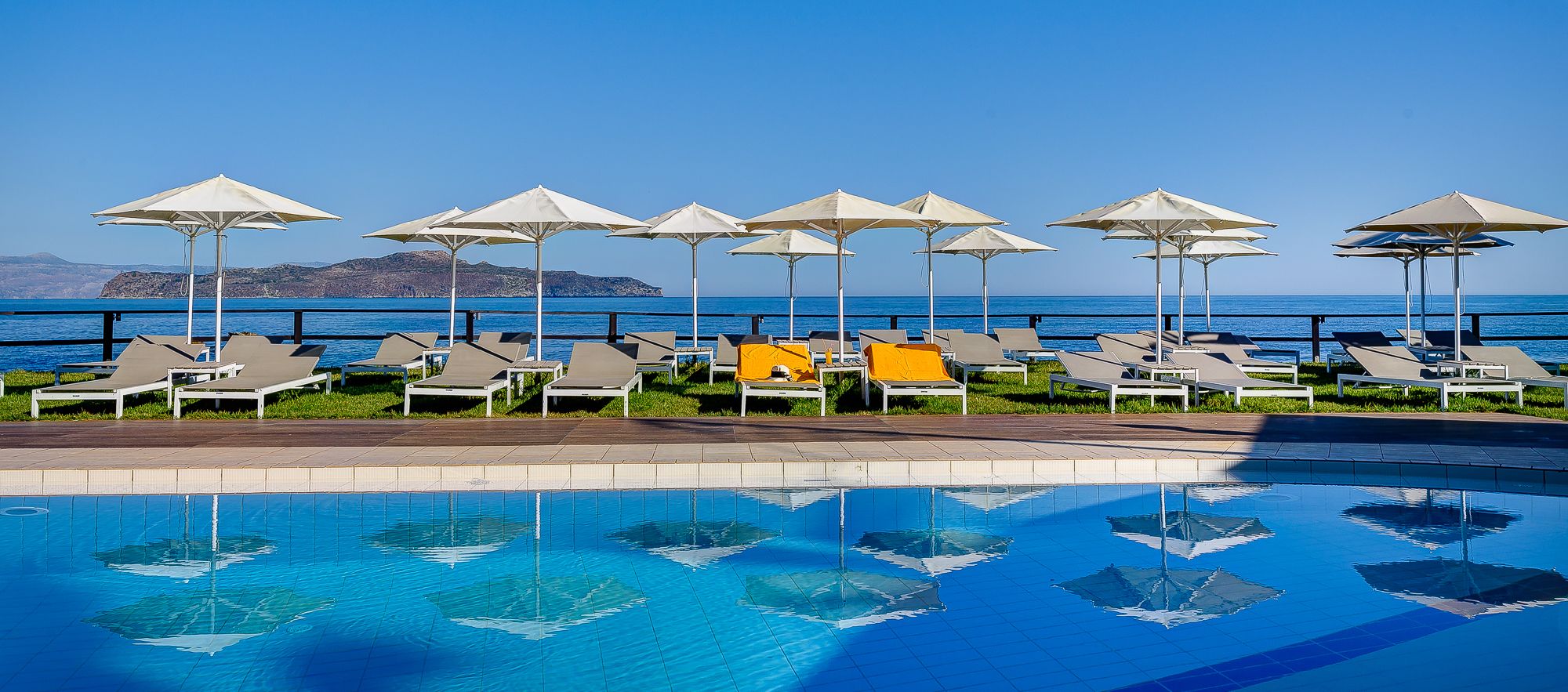 2 outdoor pools, sun loungers