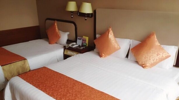 In-room safe, alarm clocks - Royal Hotel (Shenzhen)