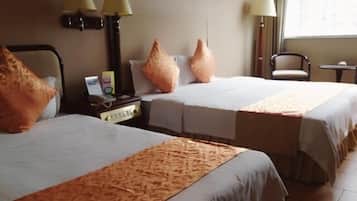 In-room safe, free wired Internet, alarm clocks