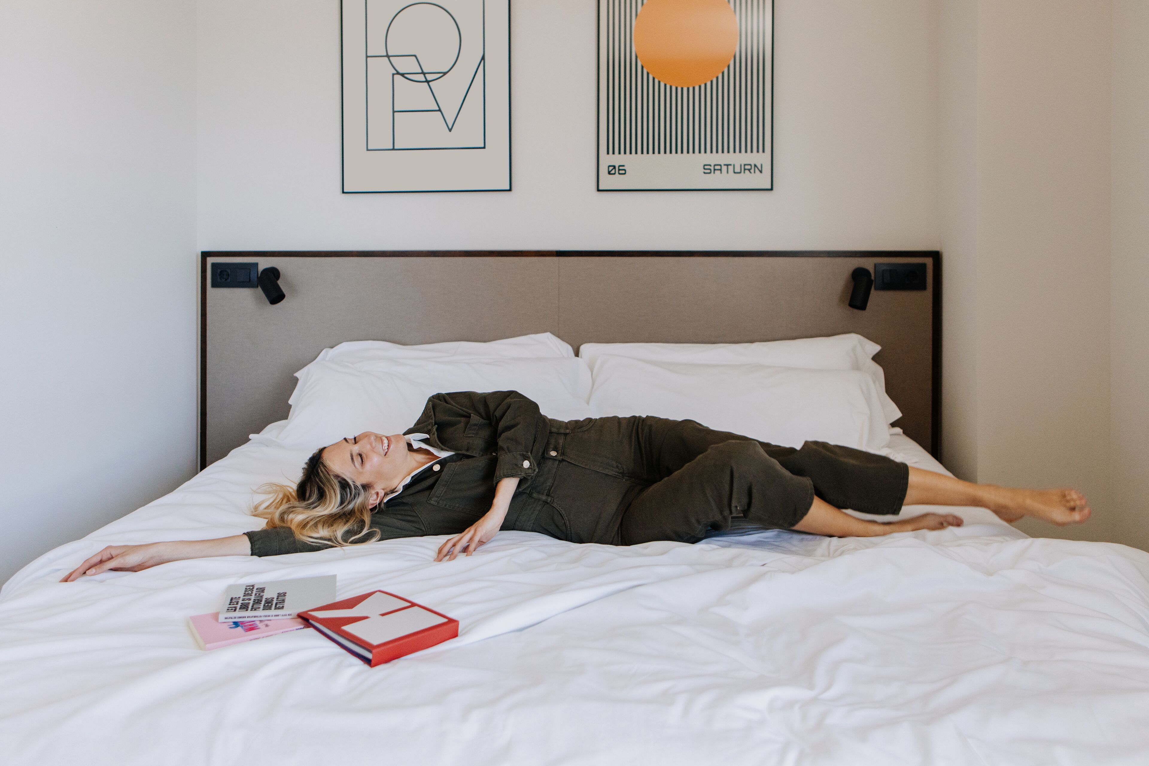 2 bedrooms, minibar, in-room safe, desk