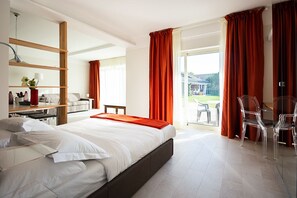 Down comforters, minibar, desk, blackout drapes - Business Hotel (Casale Monferrato)
