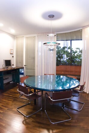 Business center - Business Hotel (Casale Monferrato)