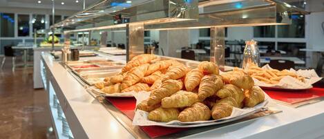 Esmorzar diari d'estil bufet (14 EUR per persona)