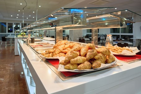 Daily buffet breakfast (EUR 14 per person)