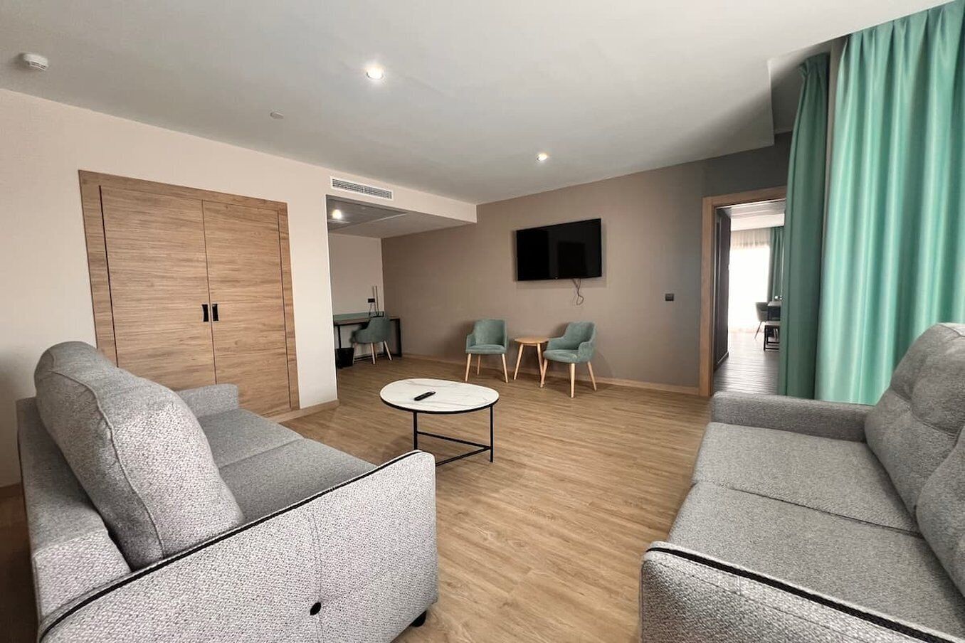 1 bedroom, minibar, in-room safe, desk