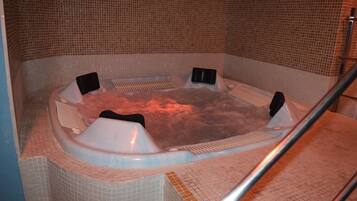 Indoor spa tub