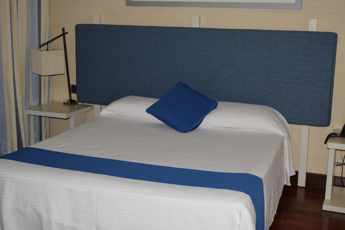 Standard Single Room, 1 Twin Bed | In-room safe, desk, rollaway beds (surcharge), WiFi (free)