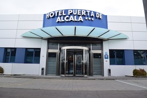 Exterior - Hotel Puerta De Alcala (Alcala de Henares)